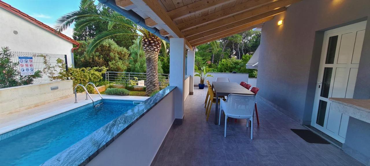 מאלי לוסיניי Villa Artaturi מראה חיצוני תמונה