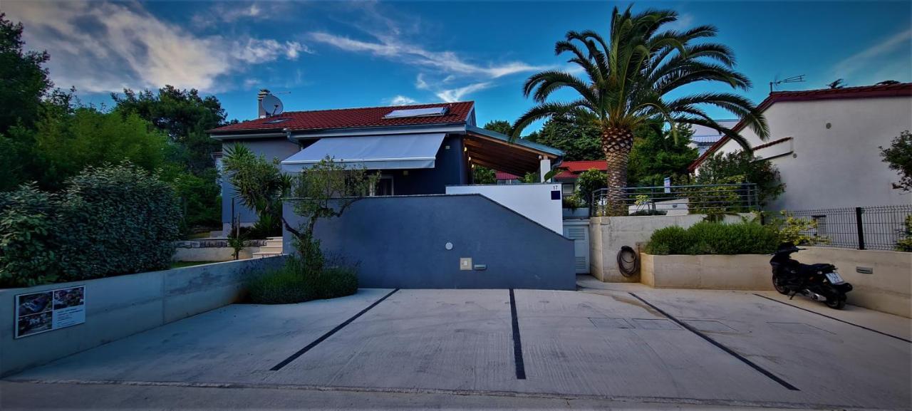 מאלי לוסיניי Villa Artaturi מראה חיצוני תמונה