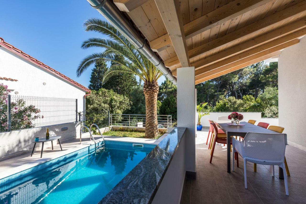 מאלי לוסיניי Villa Artaturi מראה חיצוני תמונה