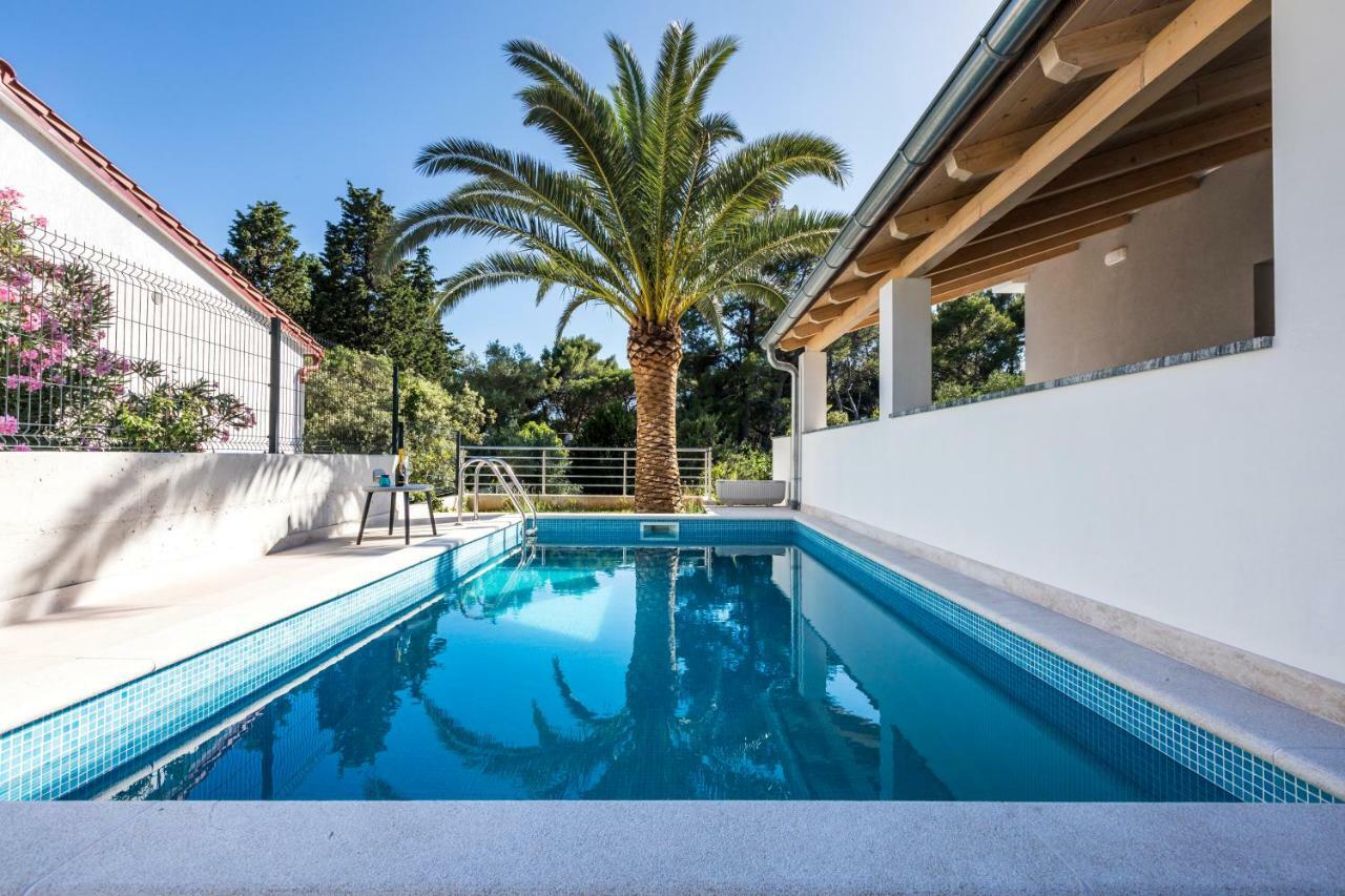 מאלי לוסיניי Villa Artaturi מראה חיצוני תמונה